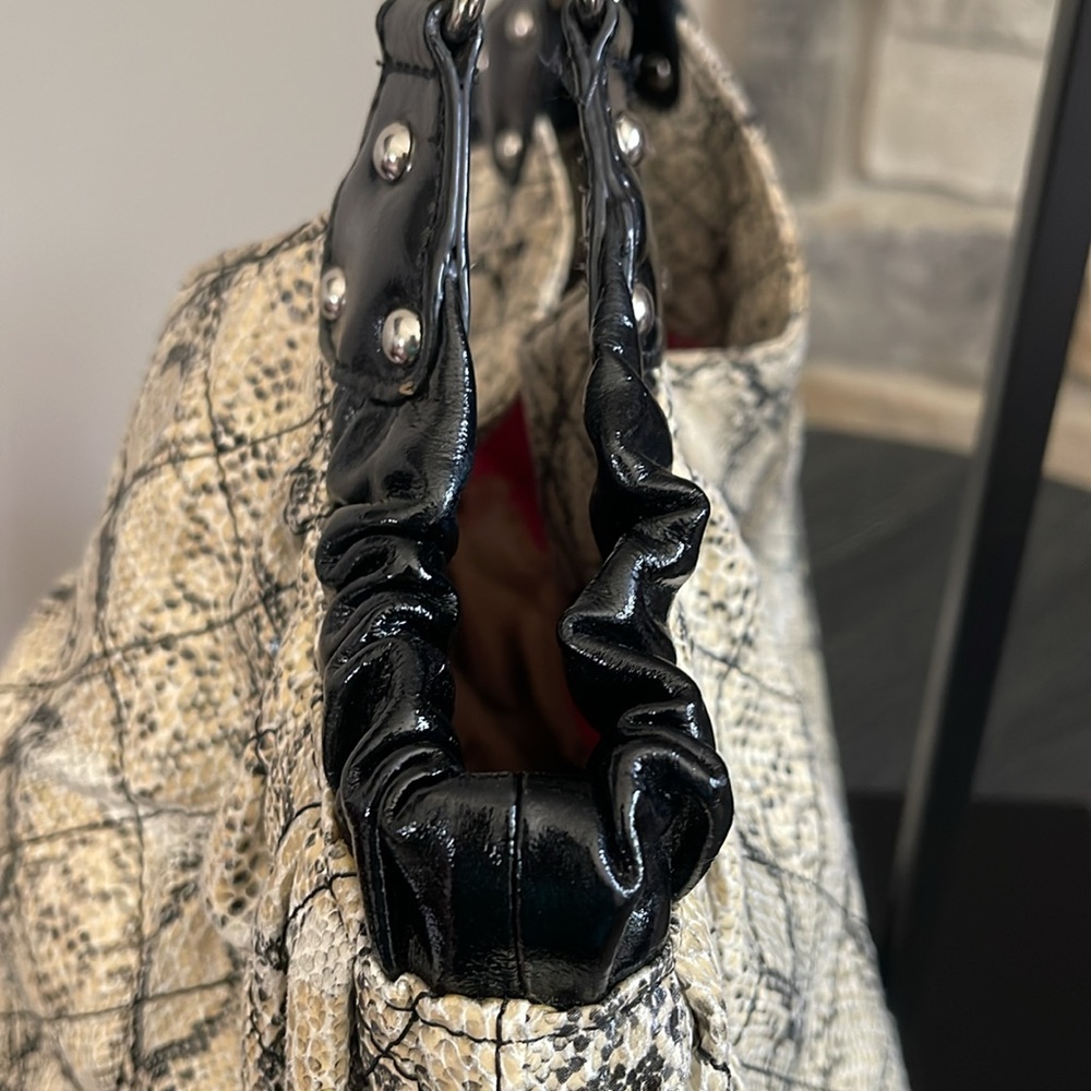 Sharif Cream and Black Hobo Bag - Picture 7 of 12